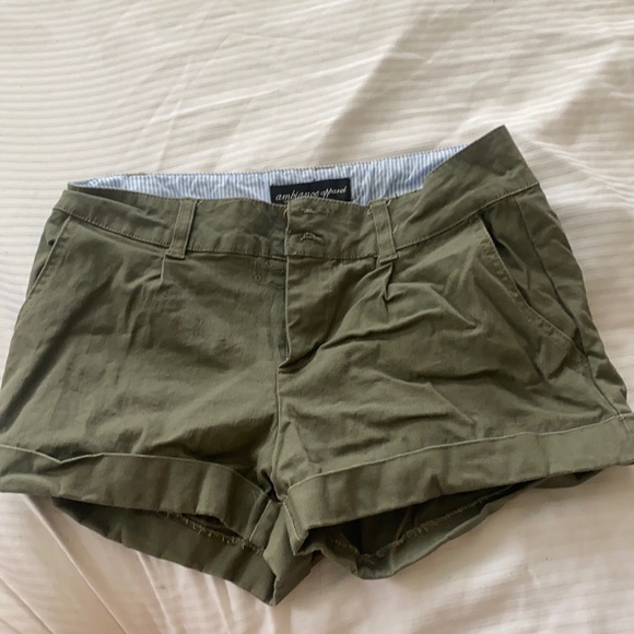 Army Green cargo shorts - Picture 1 of 3